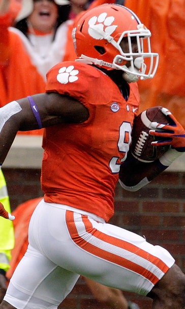No. 6 Clemson surges past reeling Georgia Tech to go 5-0